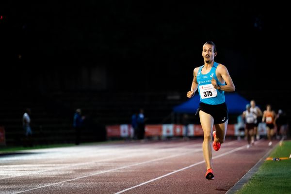 Simon Boch (LG TELIS FINANZ Regensburg) ueber 3000m am 03.06.2022 waehrend der Sparkassen Gala in Regensburg